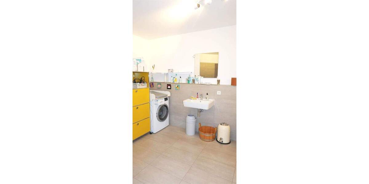 Moderne 3 Zimmer mit EBK, 2 Bädern, 2 Balkonen, Fußbodenhzg. in Flingern 3 zimmer