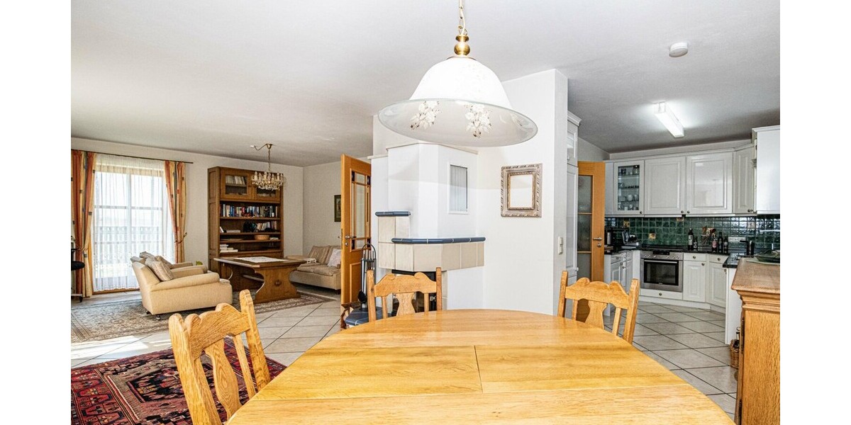Großzügiges Zuhause mit umzäunten Gartengrundstück und vielseitigem Studio - Einfamilienhaus Schönthal | Angebot:27038045
