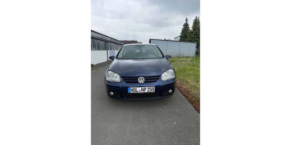VW Golf 233.000 km 2.500 &euro; Holzminden 37603