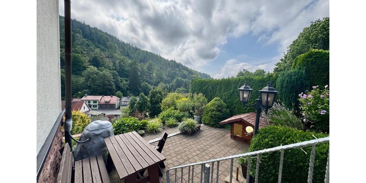 Einfamilienhaus Steinbach-Hallenberg Hallenberg - 7 Zimmer, 142 m&sup2;, 170.000&euro; | Angebot:25943916