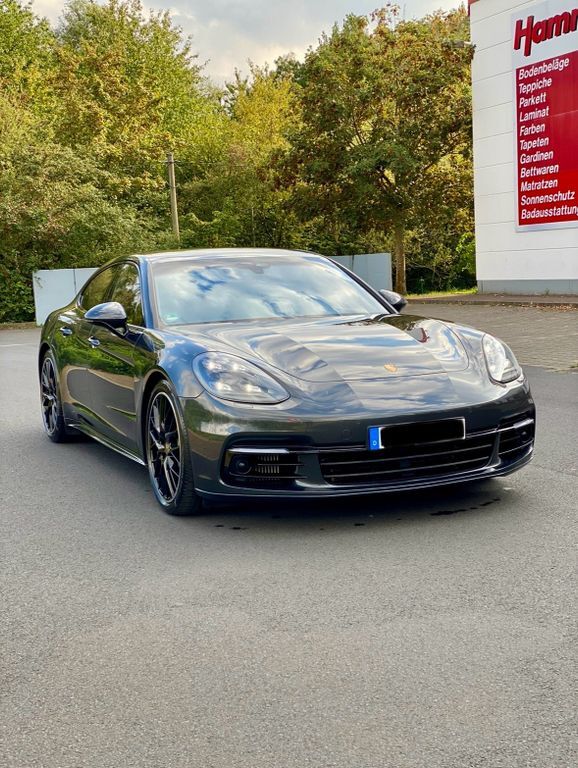 Porsche Panamera 171.600 km 58.500 € Bonn 53175