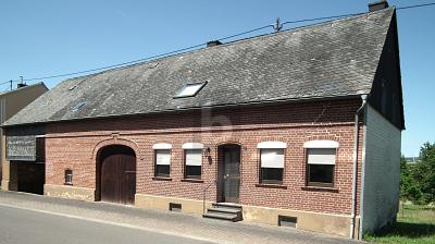 SCHÖNES BAUERNHAUS MIT AUSBAUPOTENTIAL 6 zimmer