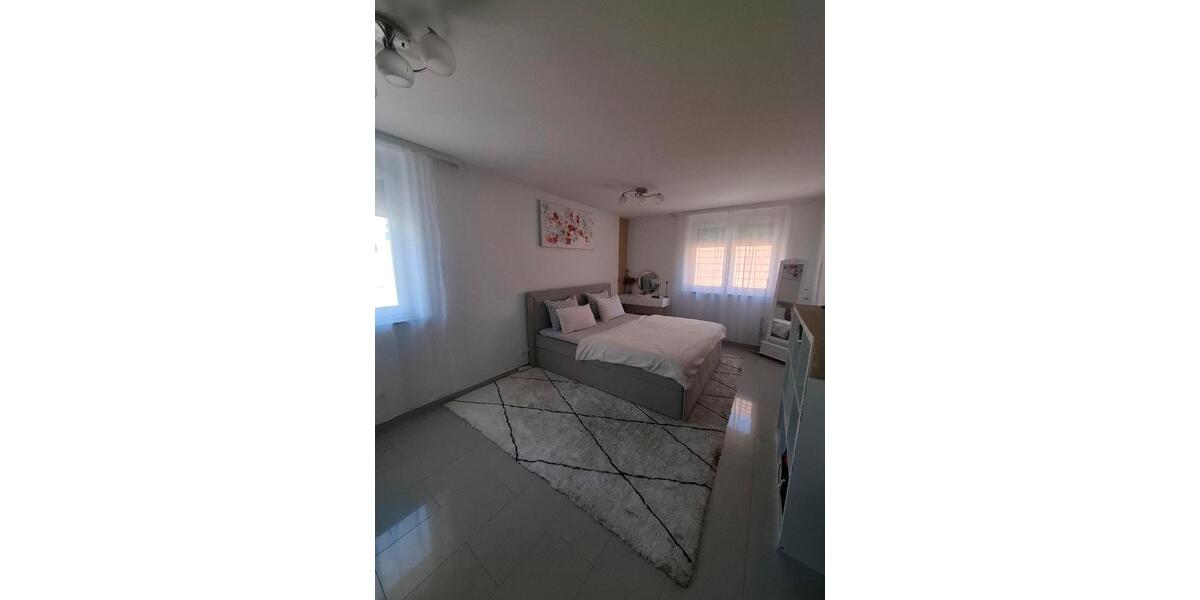 Etagenwohnung Mühlacker - 4 Zimmer, 135 m&sup2;, 1.700&euro; | Angebot:26683048