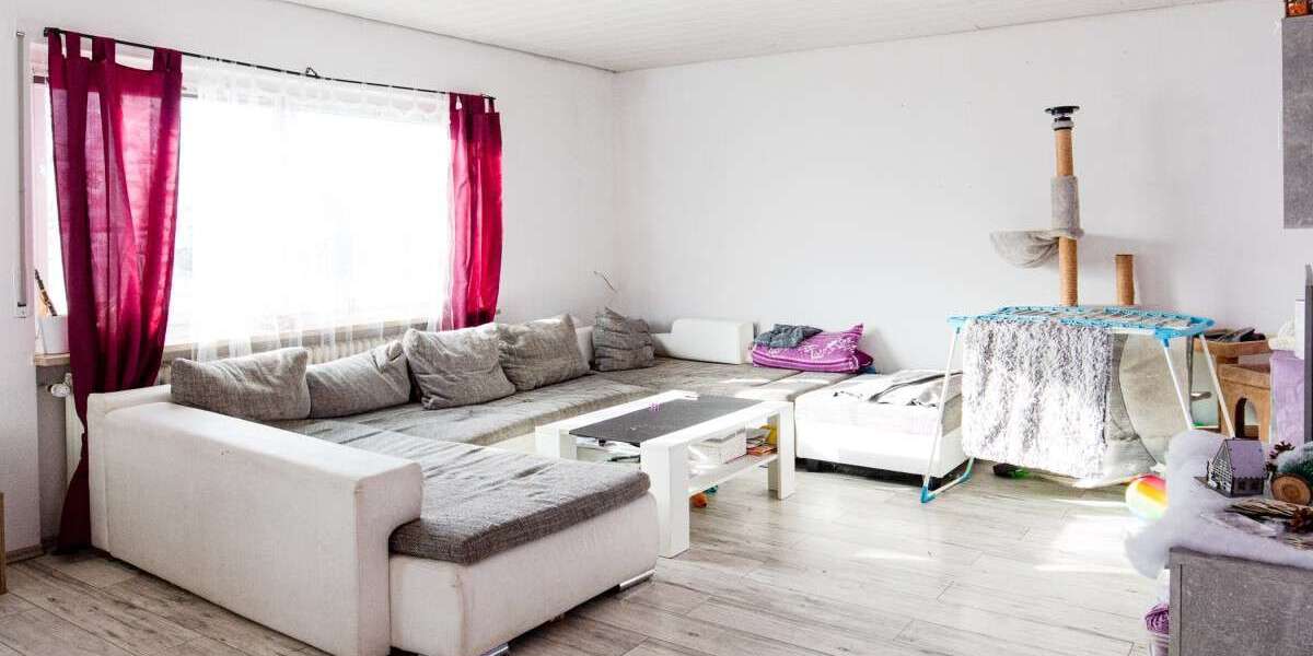Etagenwohnung Schopfheim - 4 Zimmer, 120 m&sup2;, 195.000&euro; | Angebot:25986863
