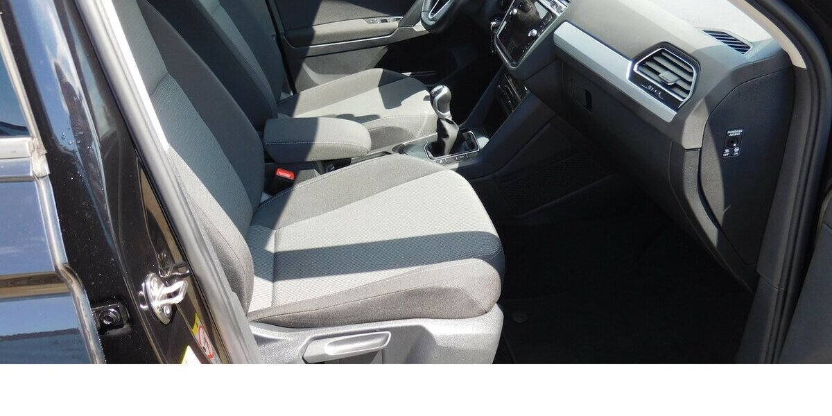 VW Tiguan 1.5 Basis Klima TSI Navi 28.800 km 23.990 &euro; Vordorf 38533