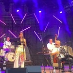 Mélange Á Deux & Amis