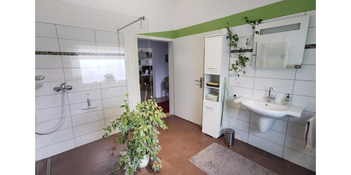 Außergewöhnlicher, barrierefreier Architekten-Bungalow mit Garten und Terrasse 3 zimmer