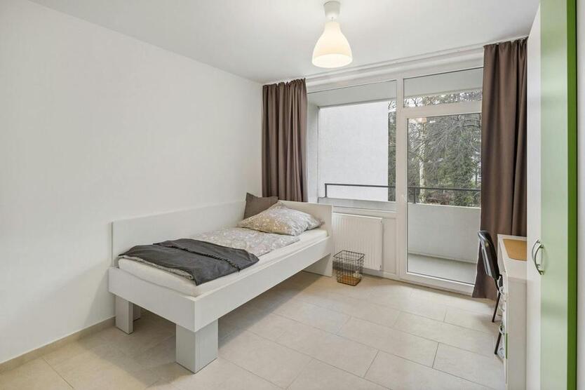Untermieterin für 1 Einzelne StudentenAppartement dringend gesuc