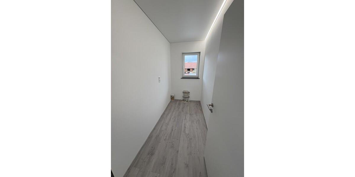 Etagenwohnung Hohenroth - 3.5 Zimmer, 101 m&sup2;, 1.050&euro; | Angebot:26566533