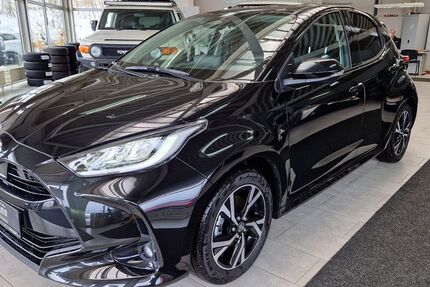 Toyota Yaris 2.241 km 23.890 &euro; Winterberg 59955