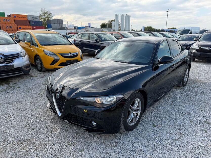 Alfa Romeo Giulia 260.000 km 8.990 € München 81829