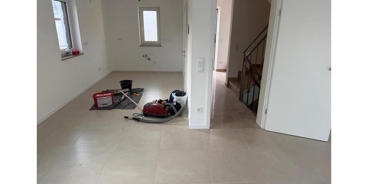 Doppelhaushälfte Zolling - 7 Zimmer, 140 m&sup2;, 2.450&euro; | Angebot:25887155