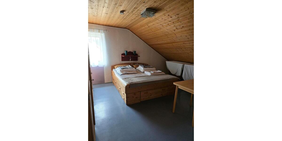 Dachgeschoßwohnung Teublitz - 2 Zimmer, 42 m&sup2;, 450&euro; | Angebot:25986579