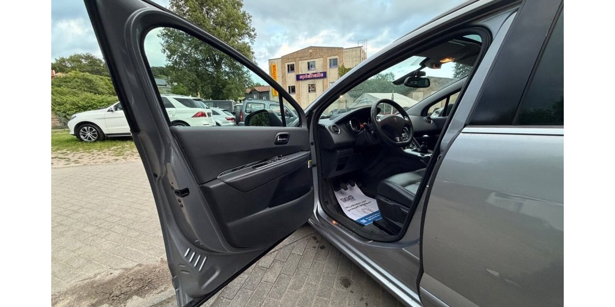 Peugeot 5008 SITZHEIZUNG LEDER AHK 117.000 km 6.499 &euro; Rudolstadt 07407