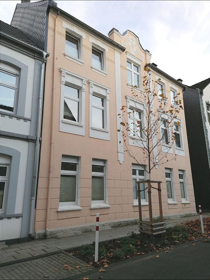 4.5-Zimmer- Erdgeschoßwohnung mit Balkon in Essen-Steele