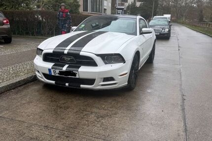 Ford Mustang 180.000 km 12.999 &euro; Berlin 13353