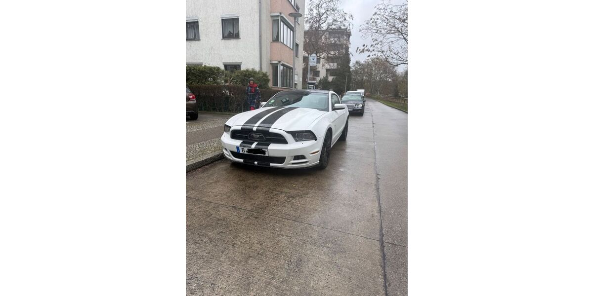 Ford Mustang 180.000 km 12.999 &euro; Berlin 13353