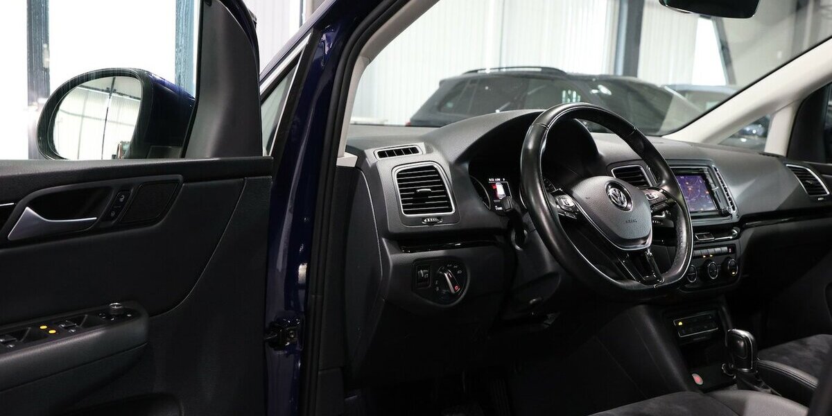 VW Sharan 2.0 TDI DSG HIGHLINE / PANORAMA, XENON 114.000 km 25.991 &euro; Hamm 59077