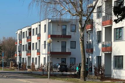 TAG DER OFFENEN TÜR **Samstag, 12.04.25, 10 - 15 Uhr** Erstbezug - 4-RaumWohnung