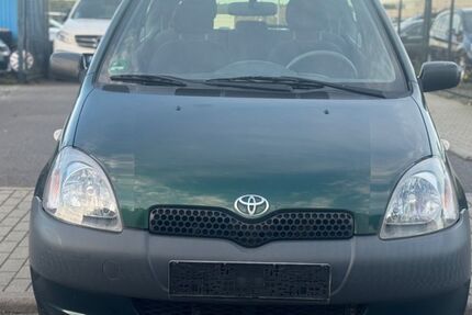 Toyota Yaris 99.369 km 1.490 &euro; Wildau 15745
