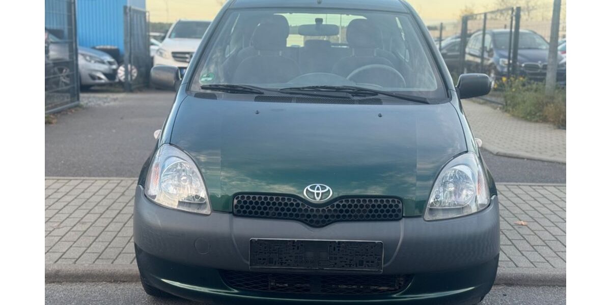 Toyota Yaris 99.369 km 1.750 &euro; Wildau 15745