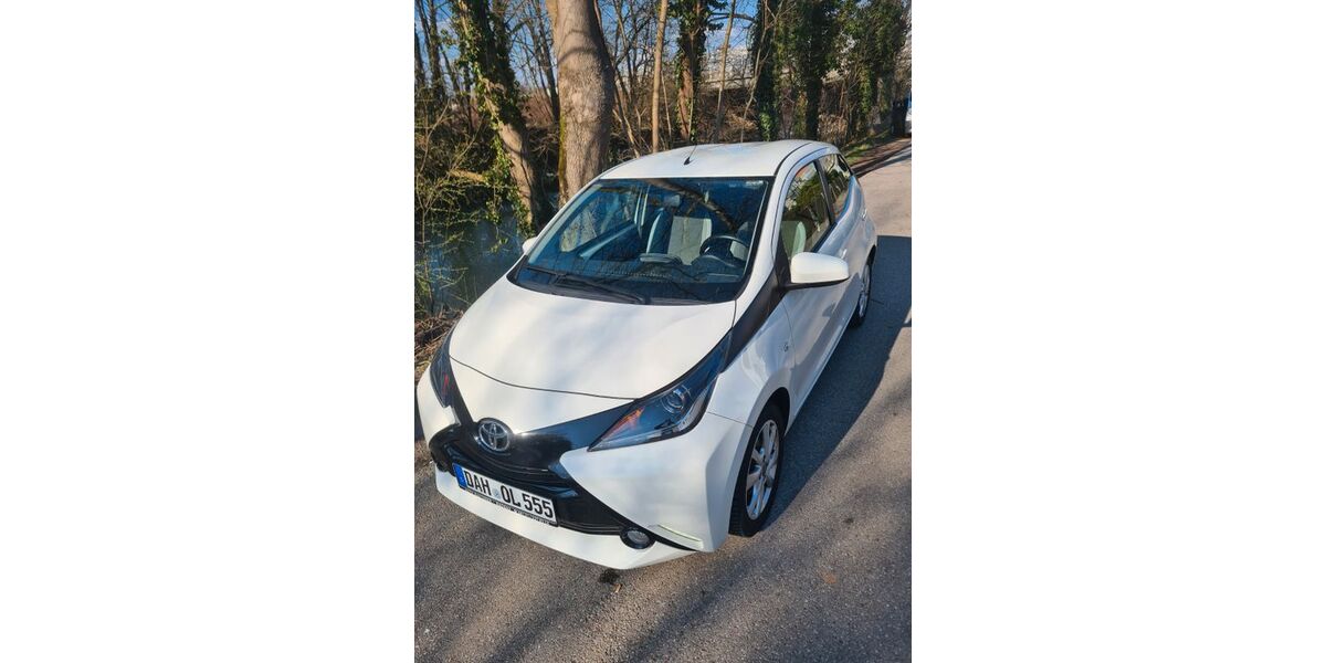 Toyota Aygo (X) 58.500 km 7.600 &euro; Dachau 85221