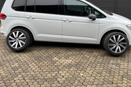 VW Touran 172.103 km 13.500 &euro; Großeisenbach 85777