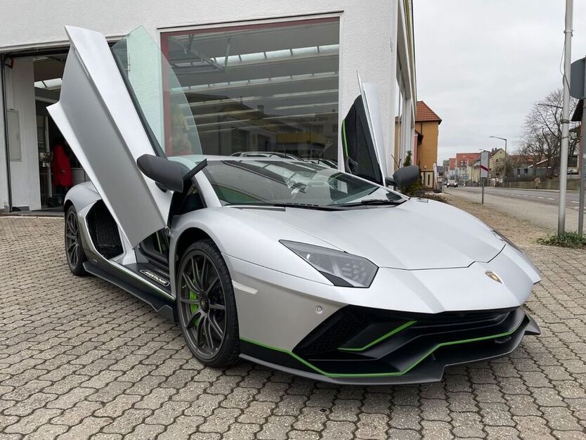 Lamborghini Aventador 1.650 km 689.000 € Roth 91154