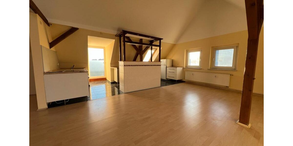 Dachgeschoßwohnung Riesa - 3 Zimmer, 92 m&sup2;, 665&euro; | Angebot:26661289