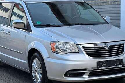 Lancia Voyager 114.105 km 11.990 &euro; Berlin 13088
