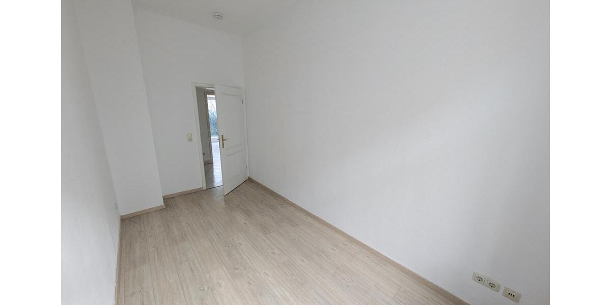 Erdgeschoßwohnung Zwickau - 3 Zimmer, 65 m&sup2;, 400&euro; | Angebot:25000358