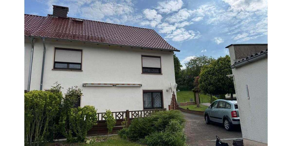 Charmante Doppelhaushälfte mit Ausbaupotenzial im beliebten Stadtteil von Döbeln 5 zimmer