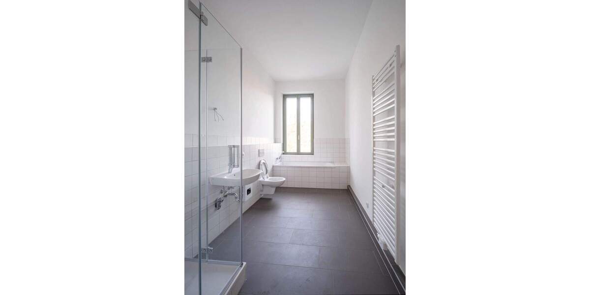 Etagenwohnung Dessau-Roßlau Innenstadt - 4 Zimmer, 139 m&sup2;, 1.390&euro; | Angebot:25360657