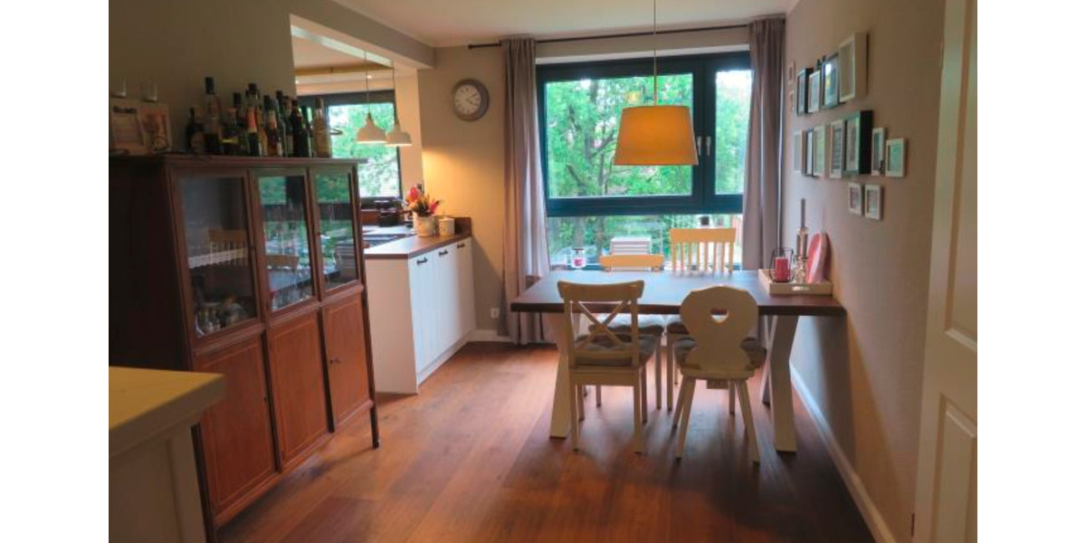 Etagenwohnung Ahrensburg - 3.5 Zimmer, 105 m&sup2;, 1.500&euro; | Angebot:24990027