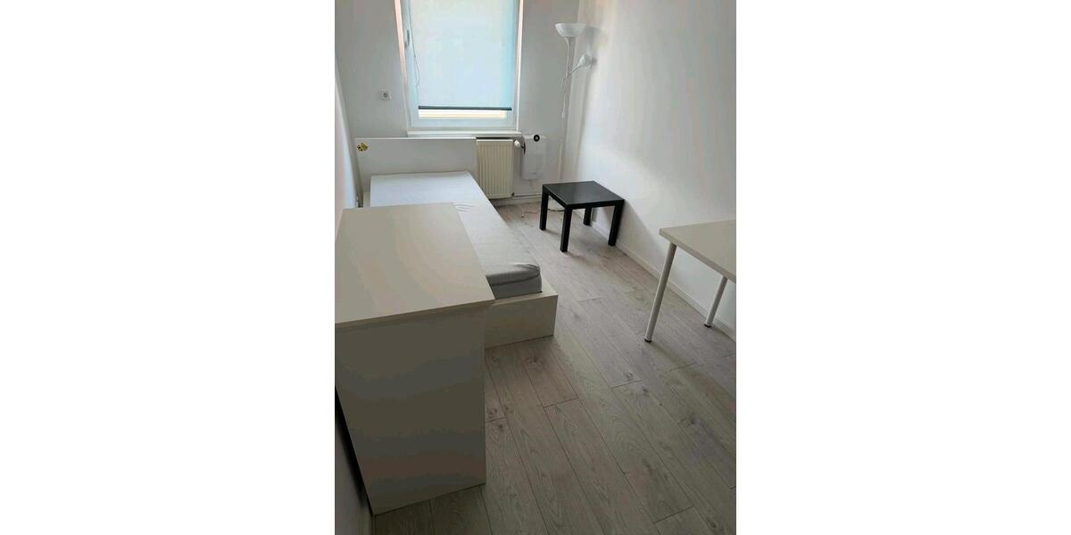 Dachgeschoßwohnung Beelitz - 1 Zimmer, 13 m&sup2;, 450&euro; | Angebot:27634031