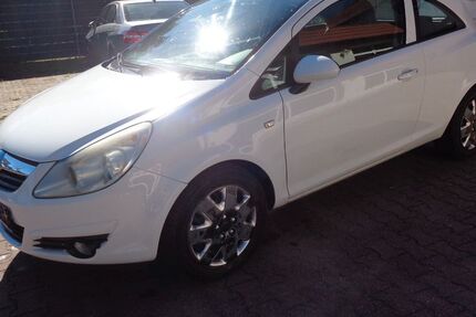 Opel Corsa 129.000 km 2.300 &euro; Neubrandenburg OT Küssow 17036