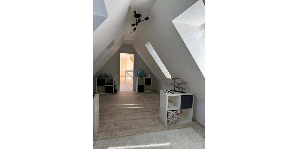 Dachgeschoßwohnung Worpswede - 4 Zimmer, 120 m&sup2;, 1.500&euro; | Angebot:26412622
