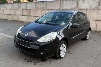 Renault Clio 163.000 km 3.200 € Dresden 01257