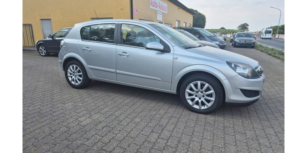 Opel Astra 57.881 km 5.900 &euro; Oberleichtersbach/Breitenbach 97789