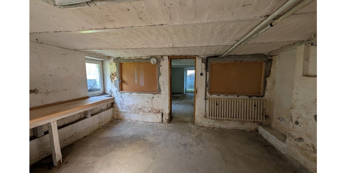 Löhne-Gohfeld — bezugsfreies Anlageobjekt mit Entwicklungspotenzial - Mehrfamilienhaus, Wohnhaus Löhne / Besebruch Besebruch | Angebot:26630199