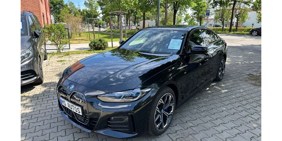BMW i4 88.000 km 41.400 &euro; München 81243