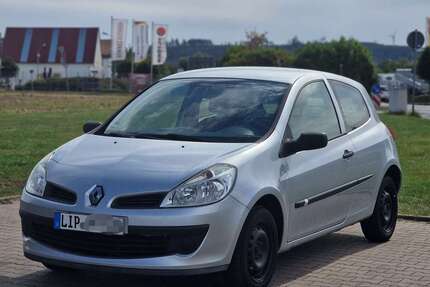 Renault Clio 208.247 km 1.500 &euro; Detmold 32756