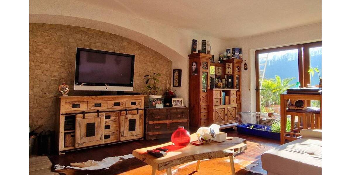 Sonniges Zuhause mit Garage und Garten in einem 2-Familienhaus 4 zimmer