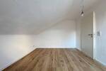 Sanierte 2-Zimmer-Dachgeschosswohnung mit neuem Bad in Ensheim - Etagenwohnung Saarbrücken-Halberg Ensheim | Angebot:26774939