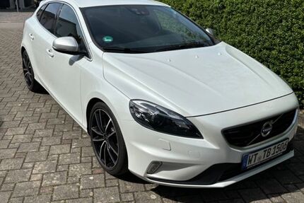 Volvo V40 101.000 km 15.500 € Wutöschingen 79793