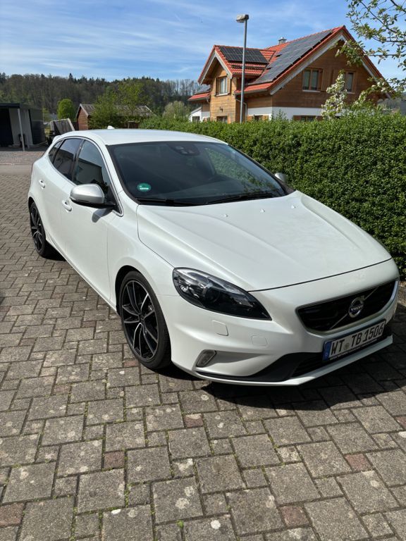 Volvo V40 101.000 km 15.500 € Wutöschingen 79793