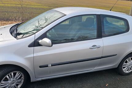 Renault Clio 107.600 km 3.150 &euro; Gräfenhainichen 06773