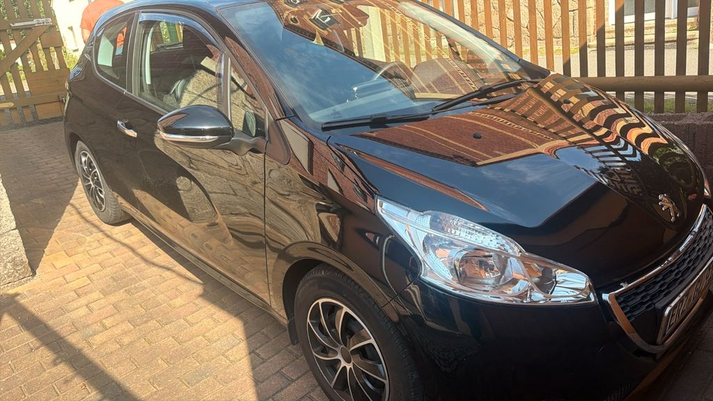Peugeot 208 80.000 km 4.950 &euro; Berlin 10245