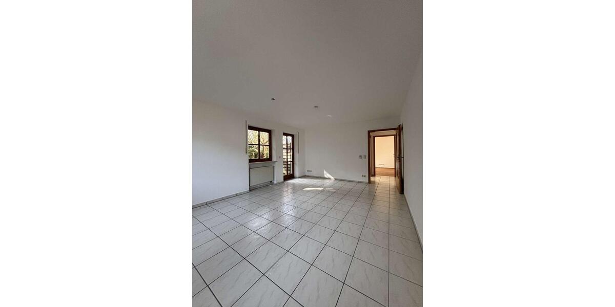 Erdgeschoßwohnung Kaufbeuren - 2.5 Zimmer, 69 m&sup2;, 715&euro; | Angebot:25512899