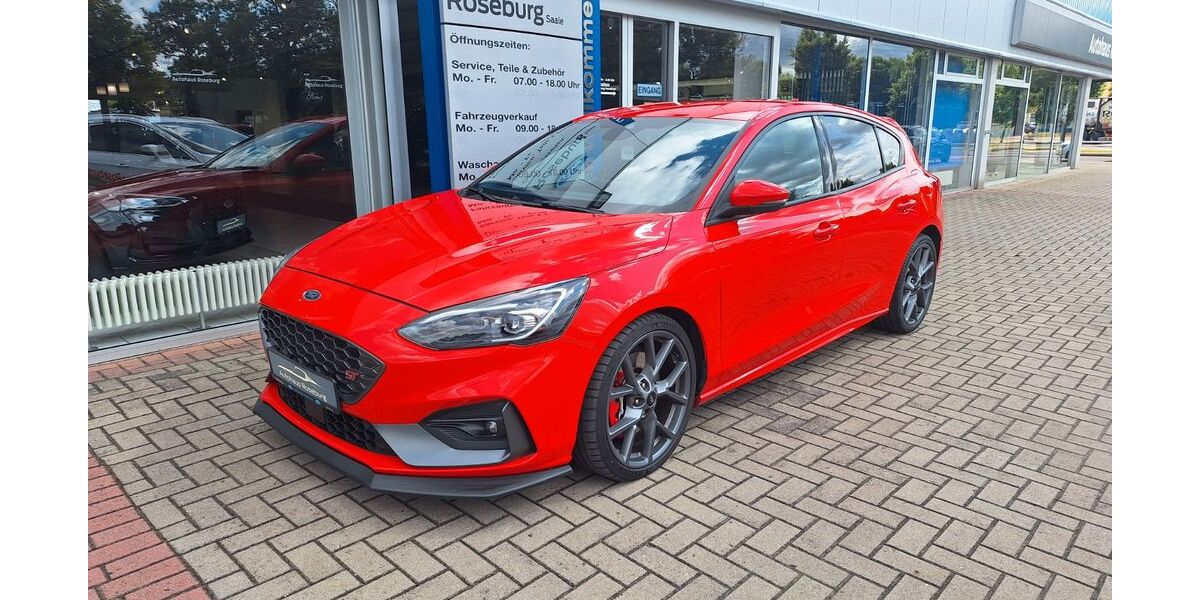 Ford Focus 60.691 km 23.990 &euro; Bernburg 06406